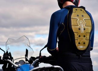 La schiena al sicuro con Forcefield forcefield freelite protezioni paraschiena ber racing store