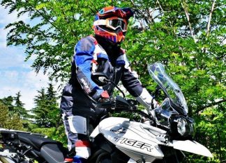 Seventy Degrees completo moto touring: test e recensione Seventy Degrees Completo Touring