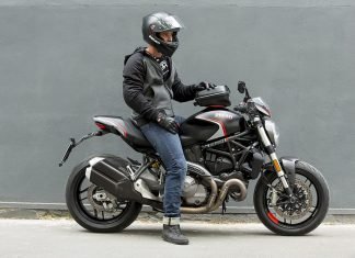 Ducati: in moto con le nuove giacche estive Ducati Downtown giacca estiva