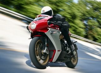 MV Agusta Superveloce 800 la nuova super racer MV Agusta Superveloce 800