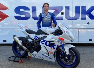 Suzuki riding school GSX-R Racing Academy GSX-R Academy - S. Guintoli