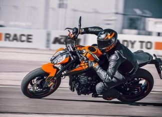 Nuova KTM 890 Duke “The Scalpel” KTM 890 DUKE
