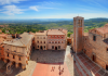 Montepulciano il borgo del vino Nobile Montepulciano itinerario moto bici toscana - Piazza Grande (Ph. Canva)
