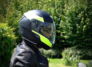 Casco Caberg Levo – L’apribile deluxe con vista sul mondo Caberg Levo prova Test Recensione casco apribile viaggio moto modulare