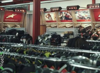 Fuori e Strada – dal 1991 tutto per la moto e i motociclisti Fuori e Strada negozio moto accessori abbigliamento caschi rovato brescia lombardia