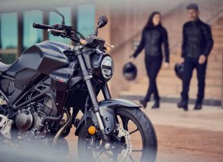 Ritorna la Honda CB300R, la moto perfetta per tutti e tutte Nuova Honda CB300R test review prova
