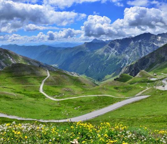 Le 5 strade mozzafiato del Piemonte colle dell'agnello passo itinerario alpi piemonte moto bici informazioni