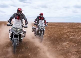 Adventure Touring: cosa indossare e su strada e in offroad Multistrada V4 Rally maxi enduro crossover test prova scheda tecnica caratteristiche