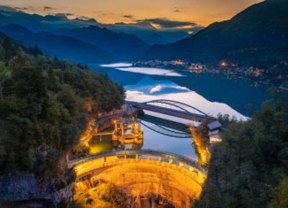 Dai Magredi alle Dolomiti Friulane in moto Lago di Barcis lake itinerario percorso informazioni weekend bici cicloturismo moto