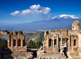 Sicilia orientale in moto Sicilia in moto bici Taormina Etna informazioni guida cosa vedere tour