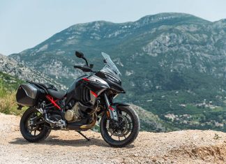 Ducati Multistrada V4 S Grand Tour: viaggiare in Business Class Ducati Multistrada V4S Grand Tour test recensione prova scheda prezzo