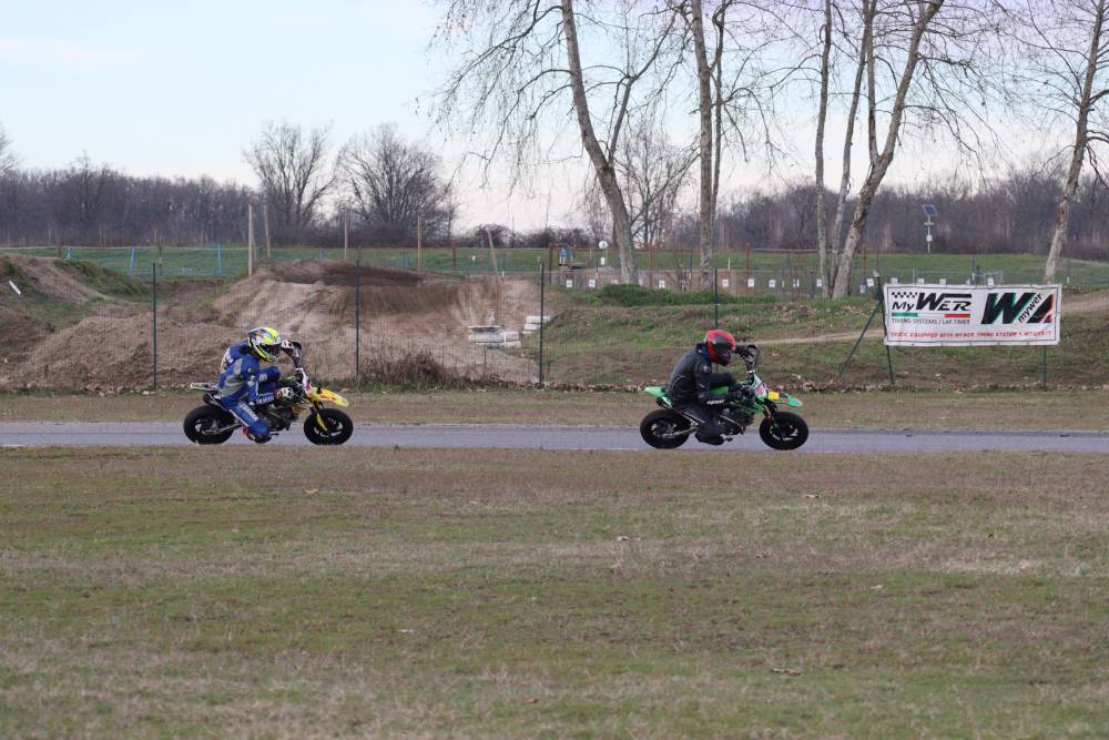 Scuola RR44 - Su Moto e Pit Bike con roby Rolfo