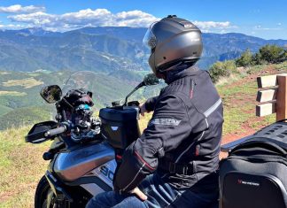 Test Held Renegade Jacket, Clip-in GTX Evo Top e Base sui Pirenei catalani Held Renegade test review prova