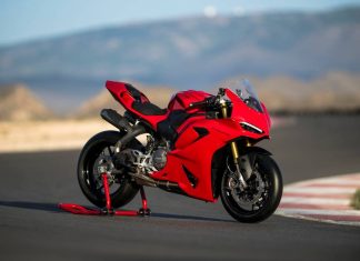Nuove Ducati Panigale V2 e Streetfighter V2 Nuova Ducati Panigale V2