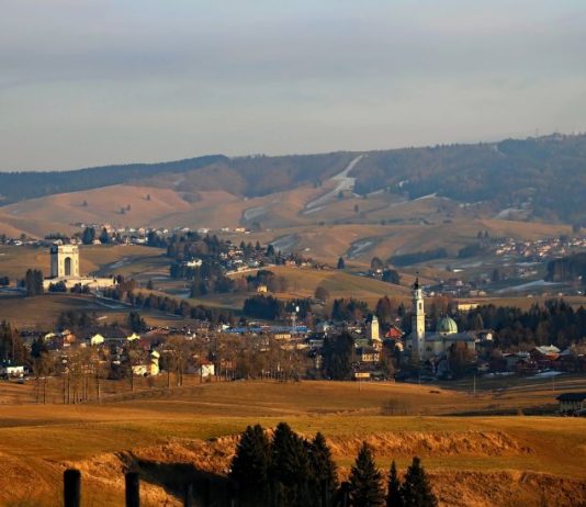 Altopiano di Asiago: curve, panorami e sapori tra i Sette Comuni Panorama di Asiago