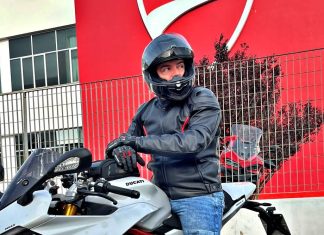 Scorpion EXO 1400 EVO II Carbon Air: il casco sport-touring definitivo? Scorpion EXO 1400 EVO II Carbon Air Solid