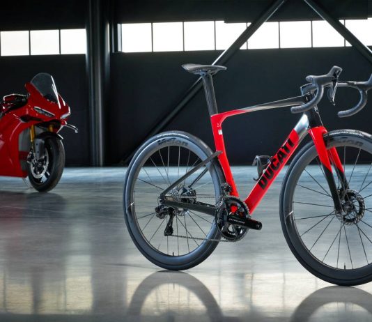 Ducati presenta la nuova gamma di biciclette 2027 Ducati Monoscocca RR